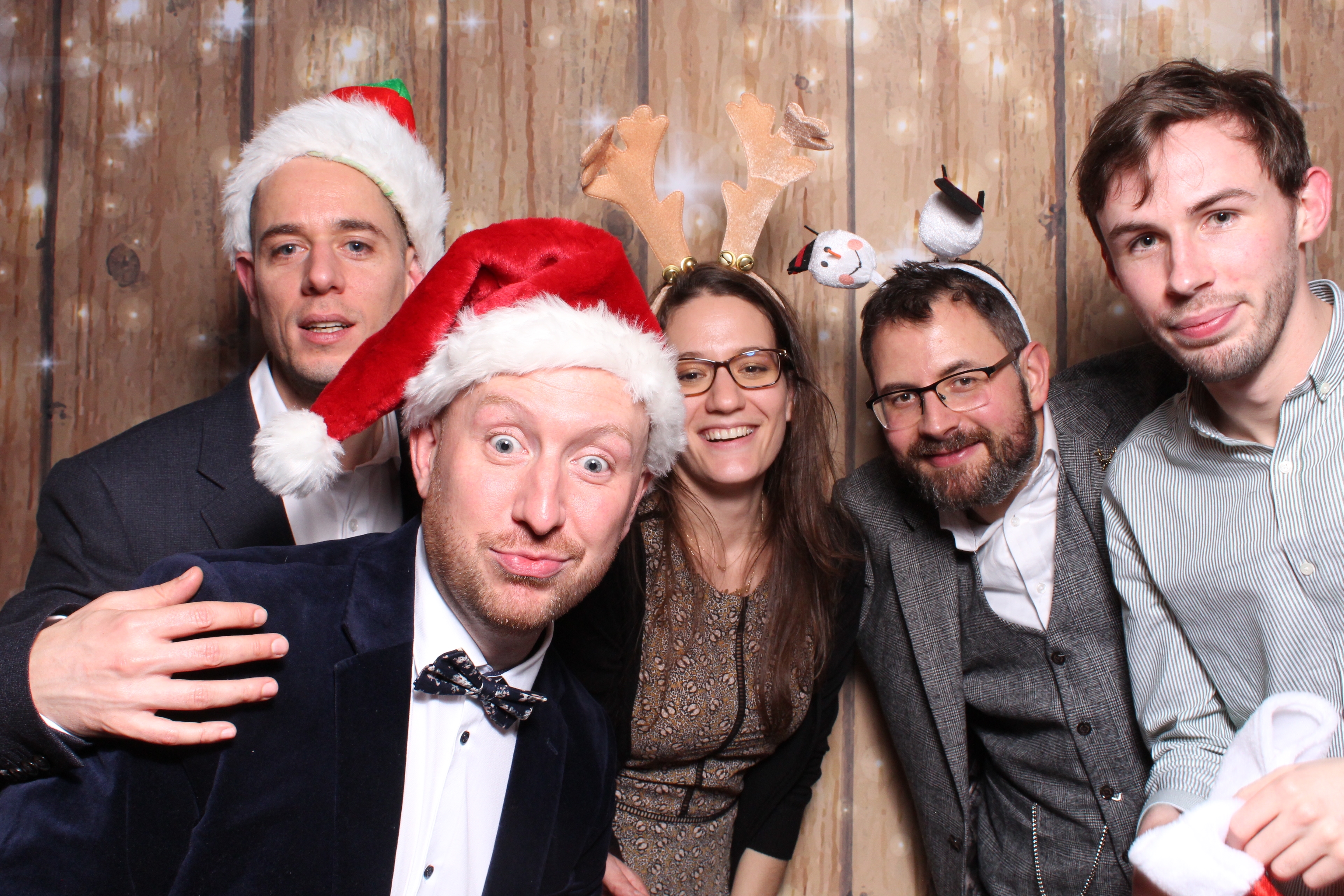 Tes Christmas party  | View more photos from the event at gallery.magicimages.uk/u/MagicImages/Tes-Christmas-party